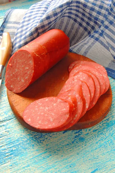 Salsicha salame e vinho tinto — Fotografia de Stock