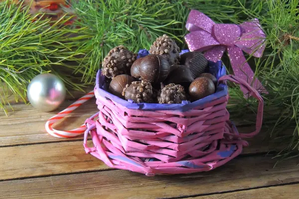 Çikolatalı şekerler. Noel arkaplanı — Stok fotoğraf