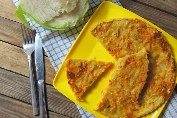 Homemade cabbage pie — Stock Photo, Image