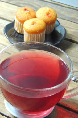 fruit tea and muffins