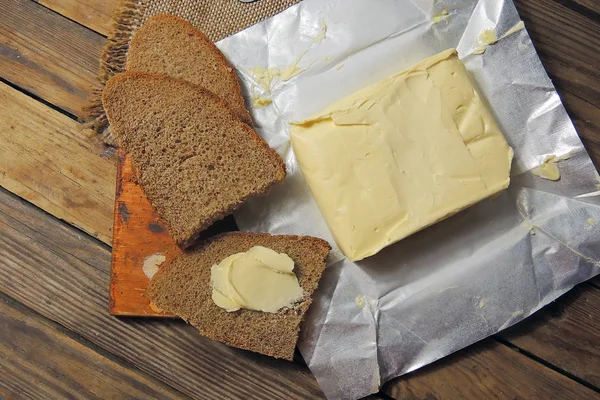 Brot mit Butter. ein Sandwich — Stockfoto