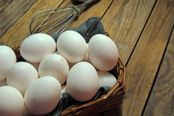 Uova di pollo fatte in casa — Foto Stock