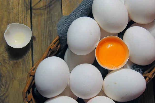 Uova di pollo fatte in casa — Foto Stock