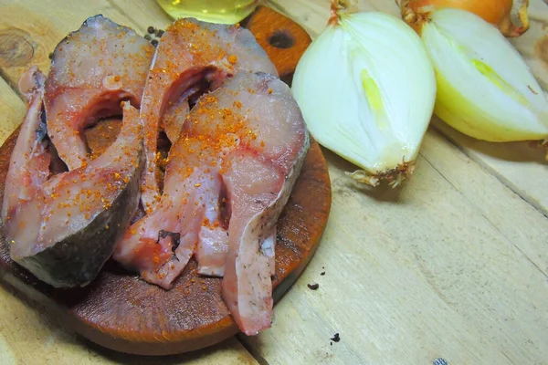 Pedaços Peixe Assado Perto Grelha Livre Dieta Saborosa Farinha Peixe — Fotografia de Stock