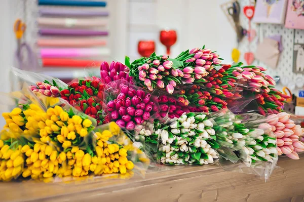 Тюльпани Столі Квітковому Магазині — стокове фото