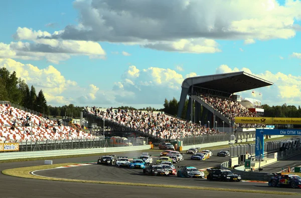 29 augustus 2015: Buitengewone stadium van Porsche Sport Challenge Moskou Raceway in het kader van de Dtm-Race — Stockfoto