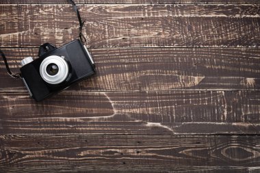ahşap arka plan kopya alanı ile eski kamera film