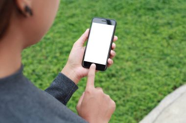 kadın kullanım telefon beyaz boş ekran açık hava yaşam tarzı