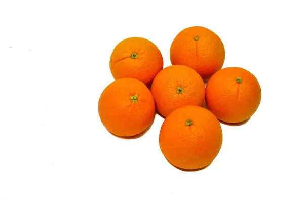 Beş güzel, sulu portakal.