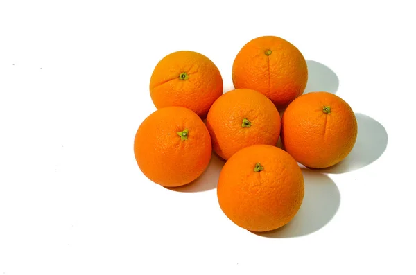 Beş güzel, sulu portakal.