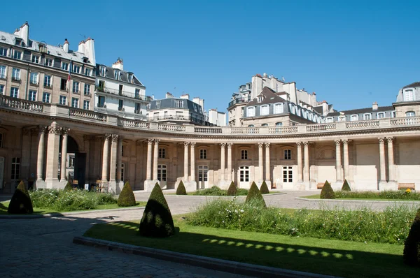 Parque en los Archivos Nacionales de París — Foto de Stock