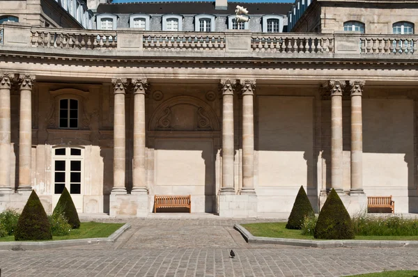 Коридор в Национальном архиве в Париже — стоковое фото