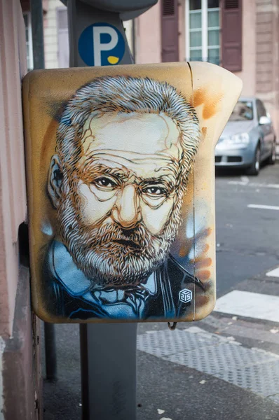 Graffiti of Victor Hugo the french writer on mailbox — Stock Photo, Image