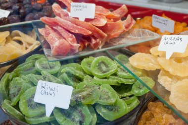  kurutulmuş kivi ve papaya marke dilimlenmiş