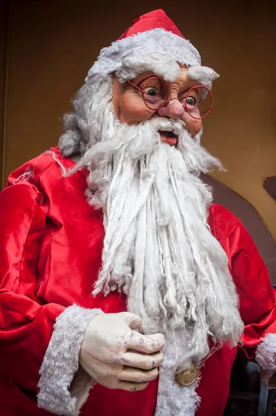 T santa claus na rua — Fotografia de Stock