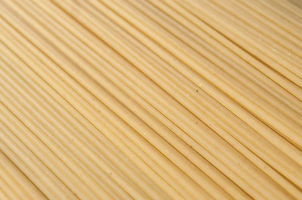Espaguetis sobre fondo de pizarra —  Fotos de Stock