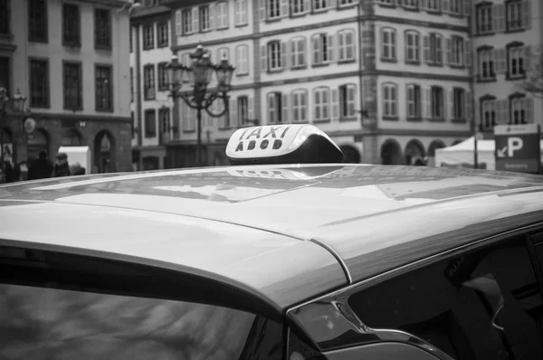 Sinalização de táxi francês no carro — Fotografia de Stock