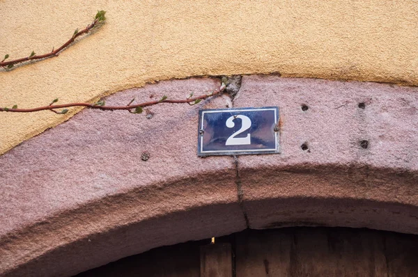 Building entry  in the  typical alsatian village — Stock Photo, Image