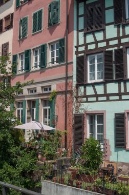  Geleneksel mimari ve Strazburg küçük Fransa çeyrek, Ren Nehri