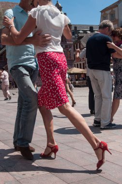 Bahar tango Festivali'nde diğer dansçılar ile ana yer tango dansçıların çiftler 
