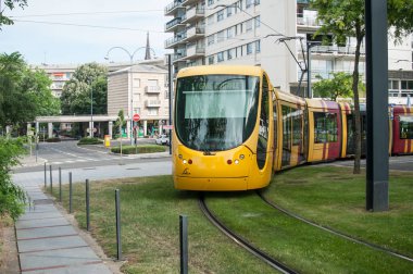 Tramvay Mulhouse'deki tren istasyonunun yakınında