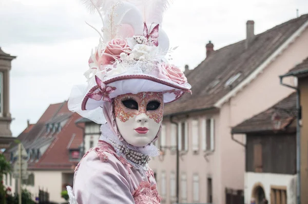 Portrait de femme costumée à la parade vénitienne de Riquewihr en Alsace — Photo