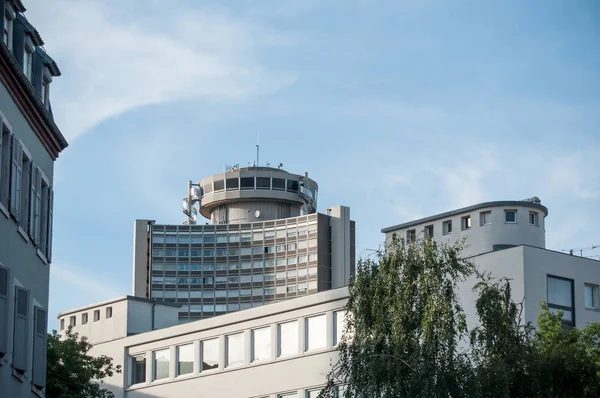 建筑物在牟罗兹与欧洲塔和博览会的餐厅，在顶部的视图 — 图库照片