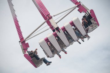 hız treni Mulhouse cazibe Park insanlar bağırarak ile