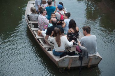 Tekne gezisi turizm küçük Venise çeyrek itibariyle su