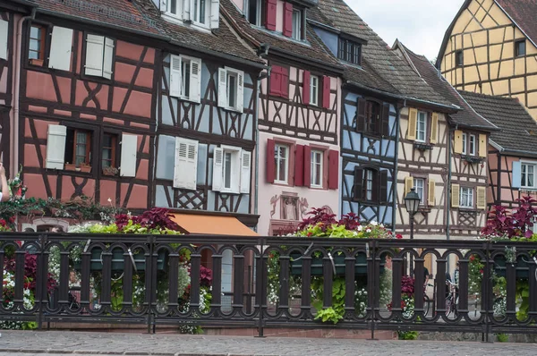 Typische Brückenarchitektur in Colmar — Stockfoto