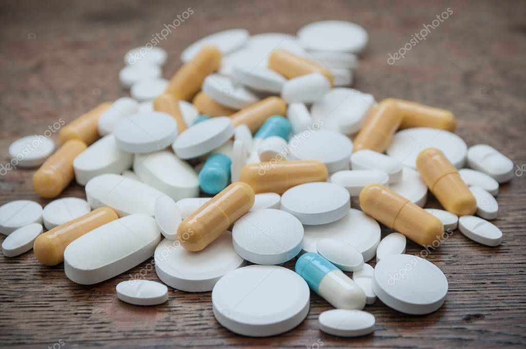 медицинские препараты картинки серые. блистер таблеток. забытые таблетки. эти забытые таблетки чистят сосуды. забытые таблетки.