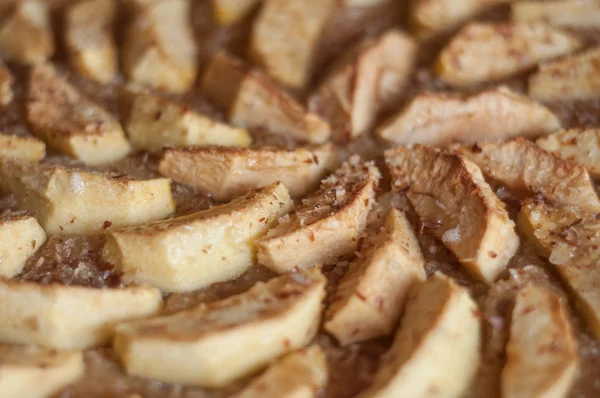 Pastel de manzana fuera del horno — Foto de Stock