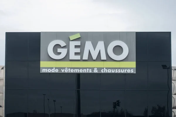Logó, a márka Gemo a francia csoport hitel terjesztése a viselése — Stock Fotó