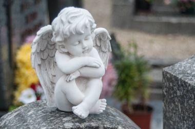  mezarlığında sarhoş melek