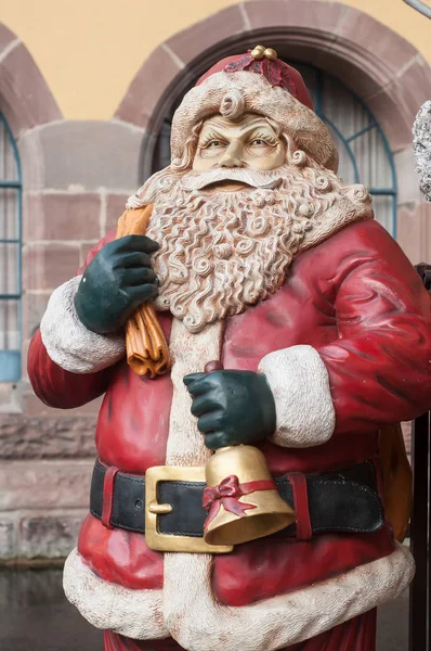 Papai Noel para decoração de Natal na rua — Fotografia de Stock