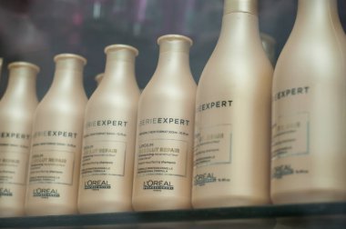 L'oreal, Fransız lider kozmetik Kuaför, dünyada profesyonel şampuan şişeleri 