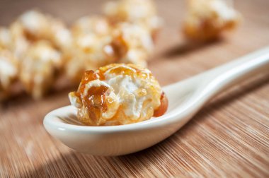  kaşık ahşap zemin üzerine ev yapımı pop Mısır