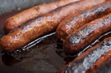  bir sobayda ızgara merguez