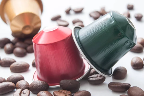 咖啡豆多彩咖啡 — 图库照片