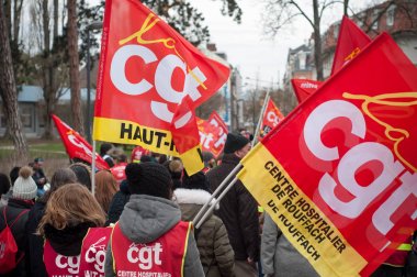 memurların haklarını savunmak için gösteri