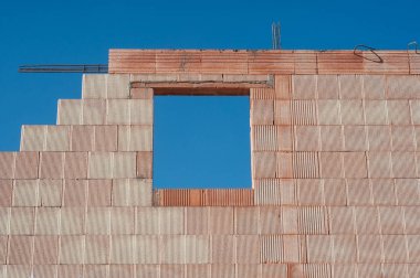  tuğla ev yapım aşamasında