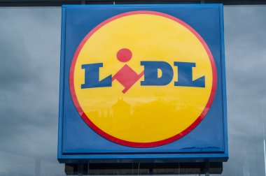 Mağaza önünde - Lidl lidl işaret zor indirim süpermarket zinciri Fransa Alman lider olduğunu