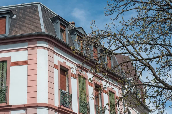 Luxusfassade aus Stein in Mulhouse - Frankreich — Stockfoto