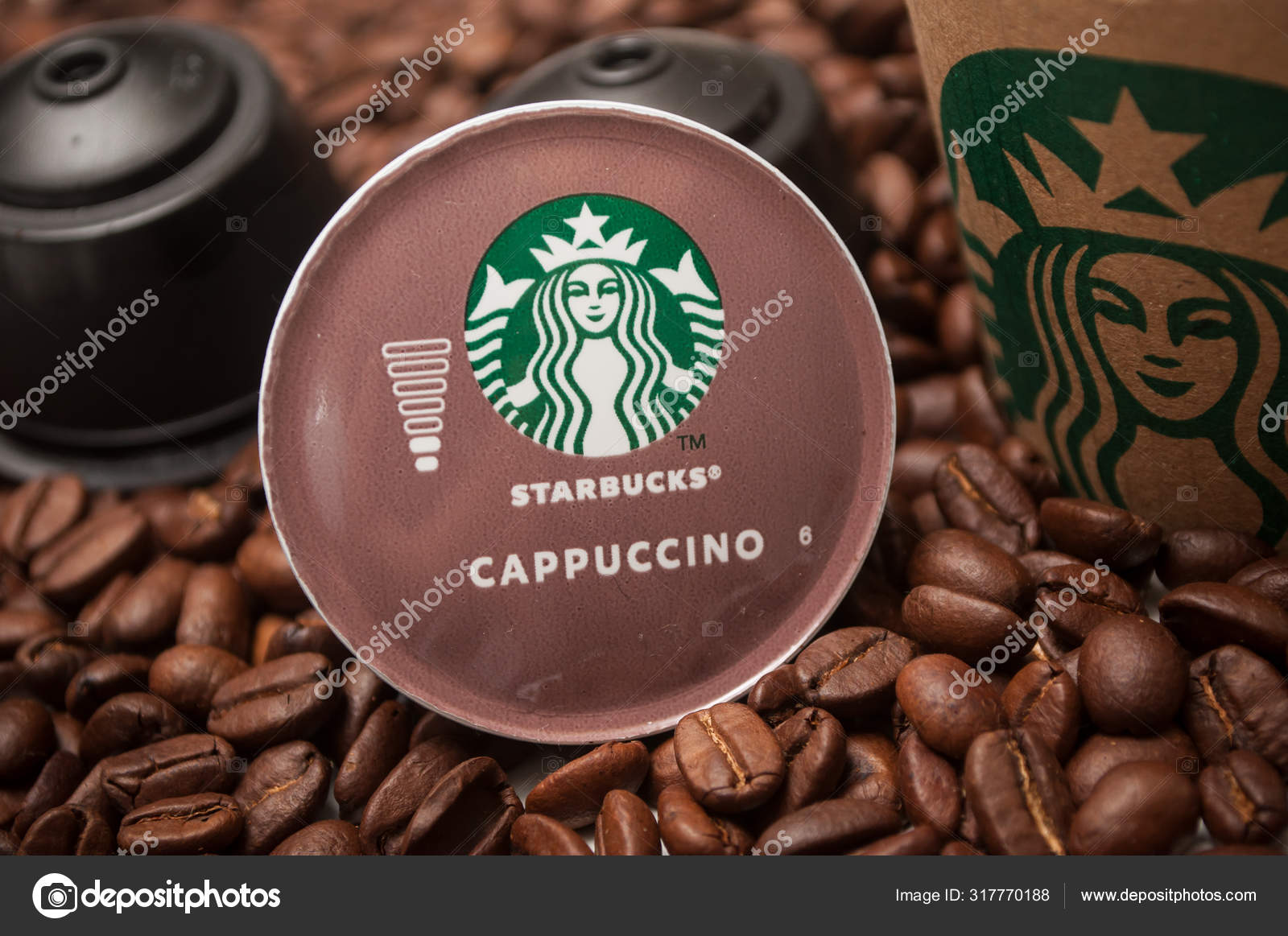 Starbucks Dolce Gusto Nescafe Expresso Kaffeekapseln Auf Kaffeebohnen Hintergrund Redaktionelles Stockfoto C Neydtstock 317770188
