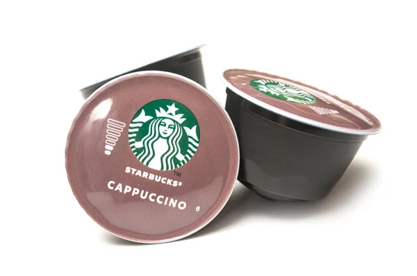 Starbucks Dolce gusto nescafe expresso cápsulas de café sobre fundo branco — Fotografia de Stock