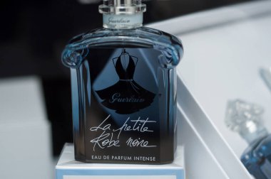  Fransız lüks parfümü 