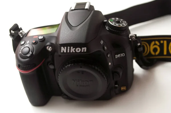 Nikon D610 reflex Full Frame on white background — ストック写真