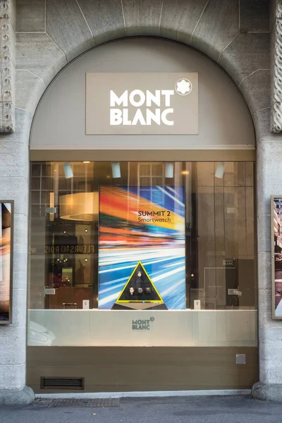 Mont Blanc showroom loja de moda, a famosa marca de acessórios de luxo francês — Fotografia de Stock