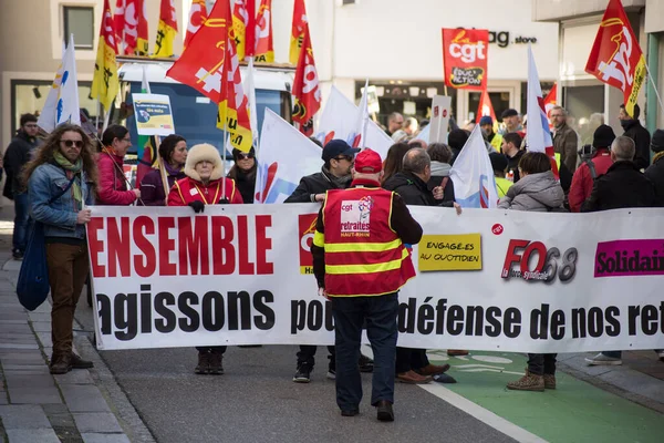 Mulhouse França Fevereiro 2020 Retrato Pessoas Protestando Rua Com Bandeiras — Fotografia de Stock