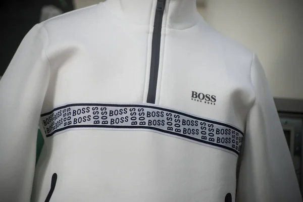 Mulhouse Francia Marzo 2020 Primeros Planos Sudadera Blanca Hugo Boss — Foto de Stock